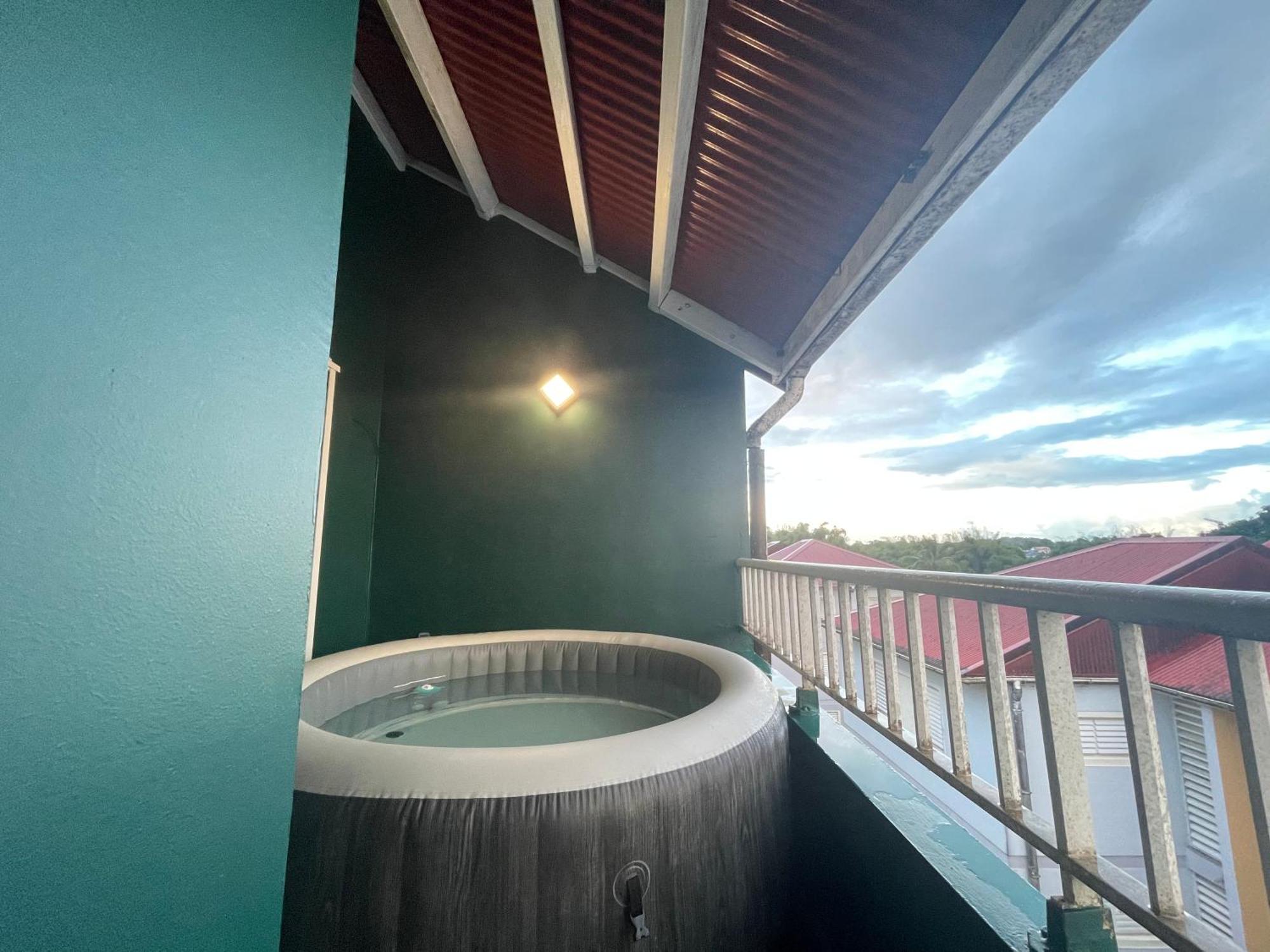 Appart Spa 20 Min Port Croisiere Et Aeroport Sainte-Rose Eksteriør bilde